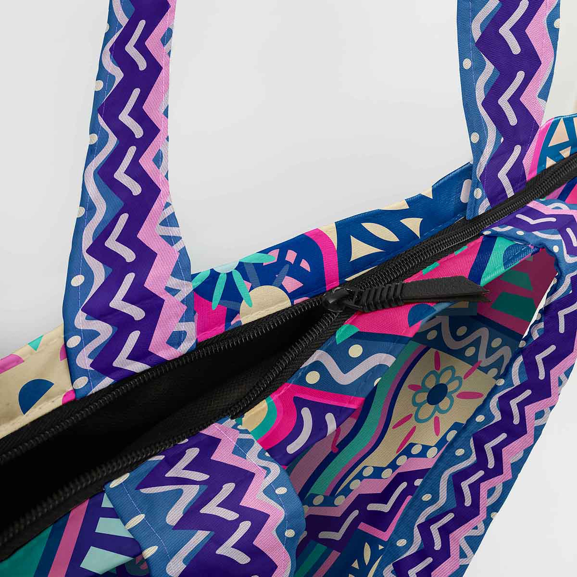 Cheerful Spirit Tote Hand
